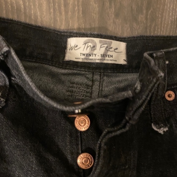 Free People distressed denim shorts - Picture 4 of 4